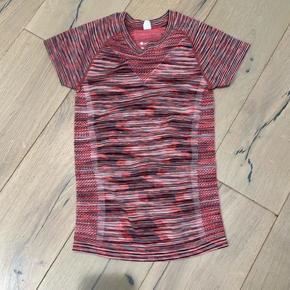 Zelle Short Sleeve Athletic Top. Size XS.